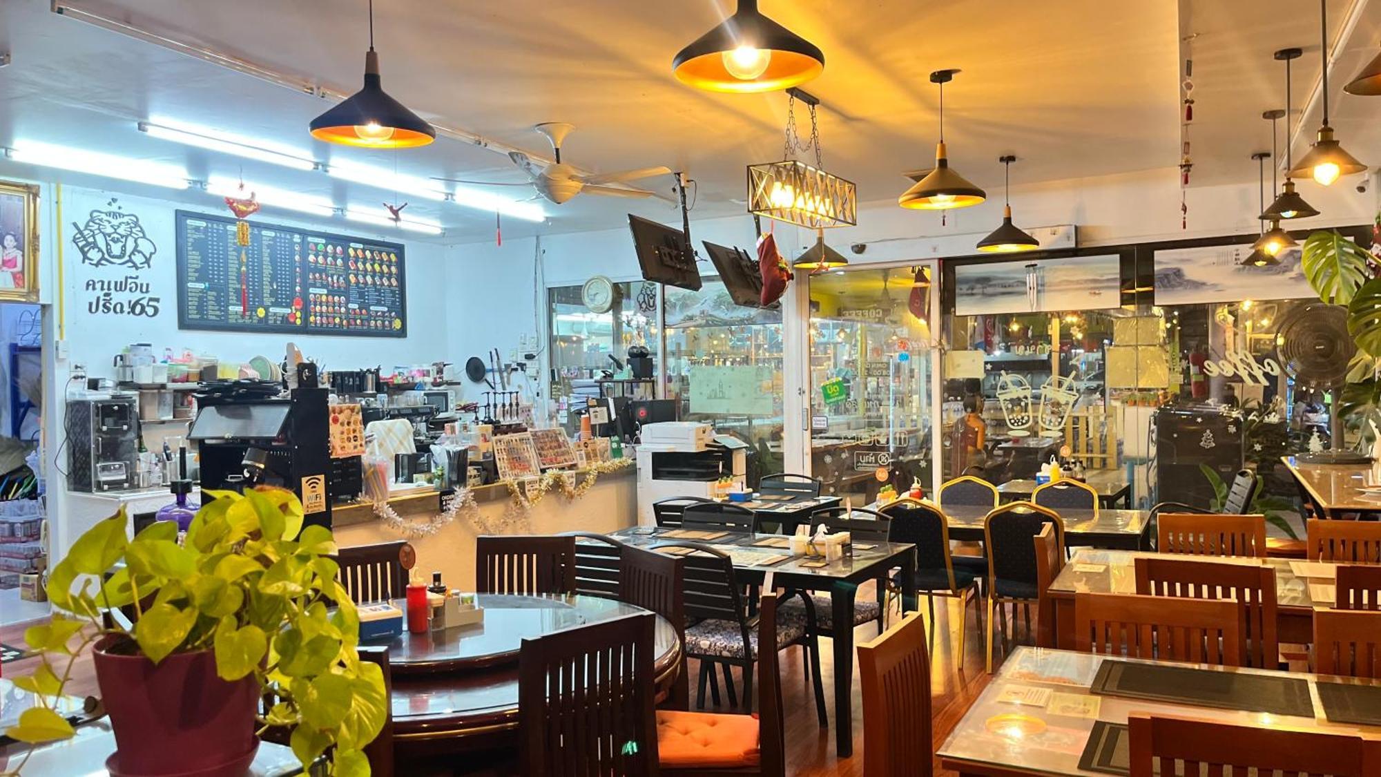 Pa Chalermchai Guesthouse Bangkok Bagian luar foto